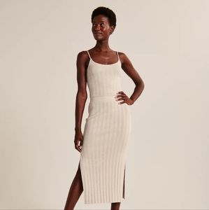 ABERCROMBIE AND FITCH Womens slimmed midaxi skirt